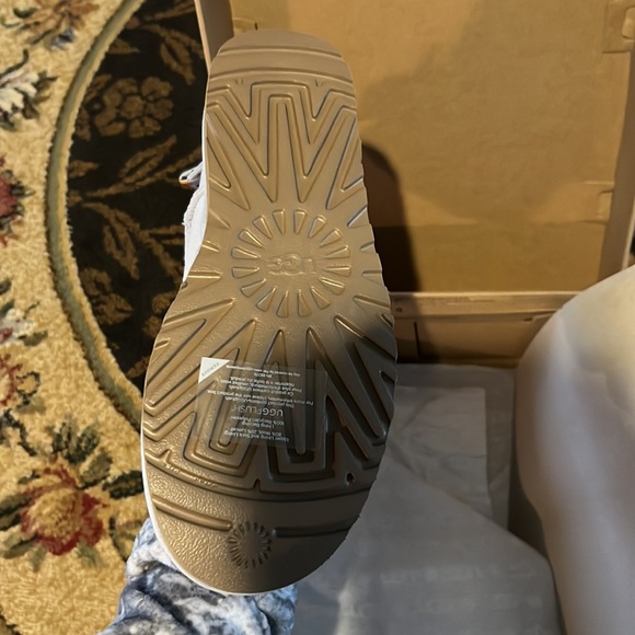 mini bailey bow Uggs : NEW - Picture 8 of 12